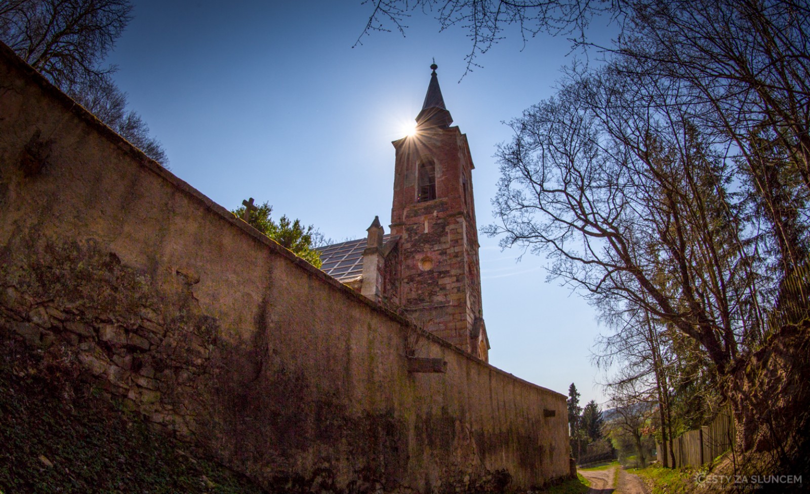 Kostel duchů v Lukové - Ladislav Hanousek, Kostel duchů v Lukové