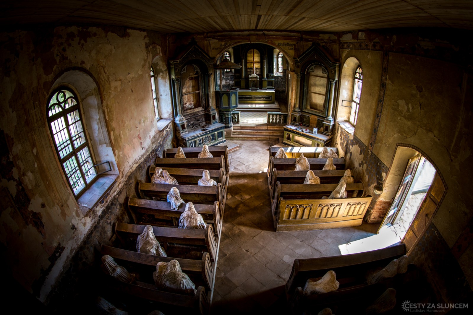 Kostel duchů v Lukové - Ladislav Hanousek, Kostel duchů v Lukové