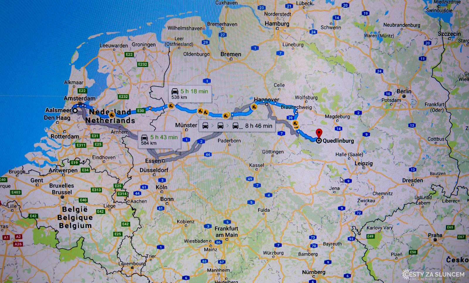 Quedlinburg je starobylé německé městečko s mnoha hrázděnými domy. Je přímo po cestě domů, odpočinout si tu můžeme v některé se stylových kaváren - Ladislav Hanousek, Holandsko - květinový park Keukenhof