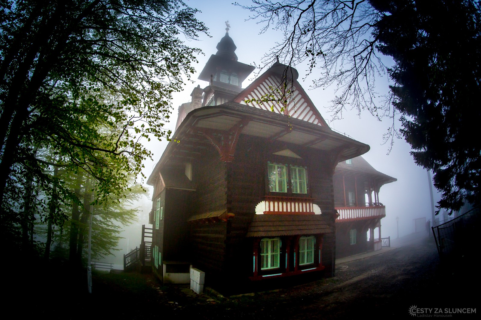 Pustevny nad Frenštátem pod Radhoštěm, 18. - 21.května 2017: : 3. ročník řezbářského sympozia "Dřevěné Pustevny" - Ladislav Hanousek, Ostatní z Čech a Moravy