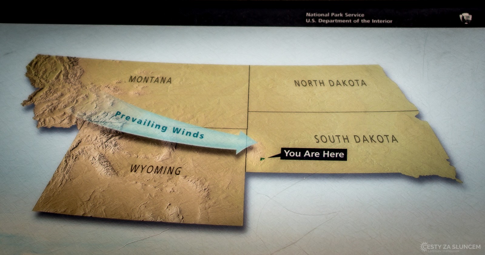 Wind Cave NP se rozkládá na jihozápadě Jižní Dakoty. Již jen ty názvy amerických států mě od dětství fascinovaly. Dýchají na mě dálkami a dobrodružstvím.. - Ladislav Hanousek, Wind Cave NP