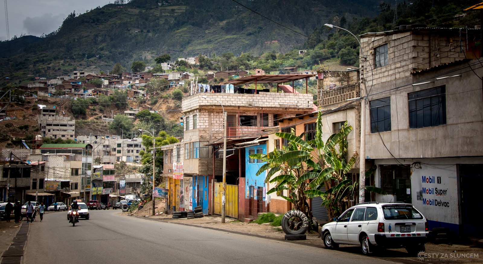Předměstí města Chalhuanca - Ladislav Hanousek, Peru