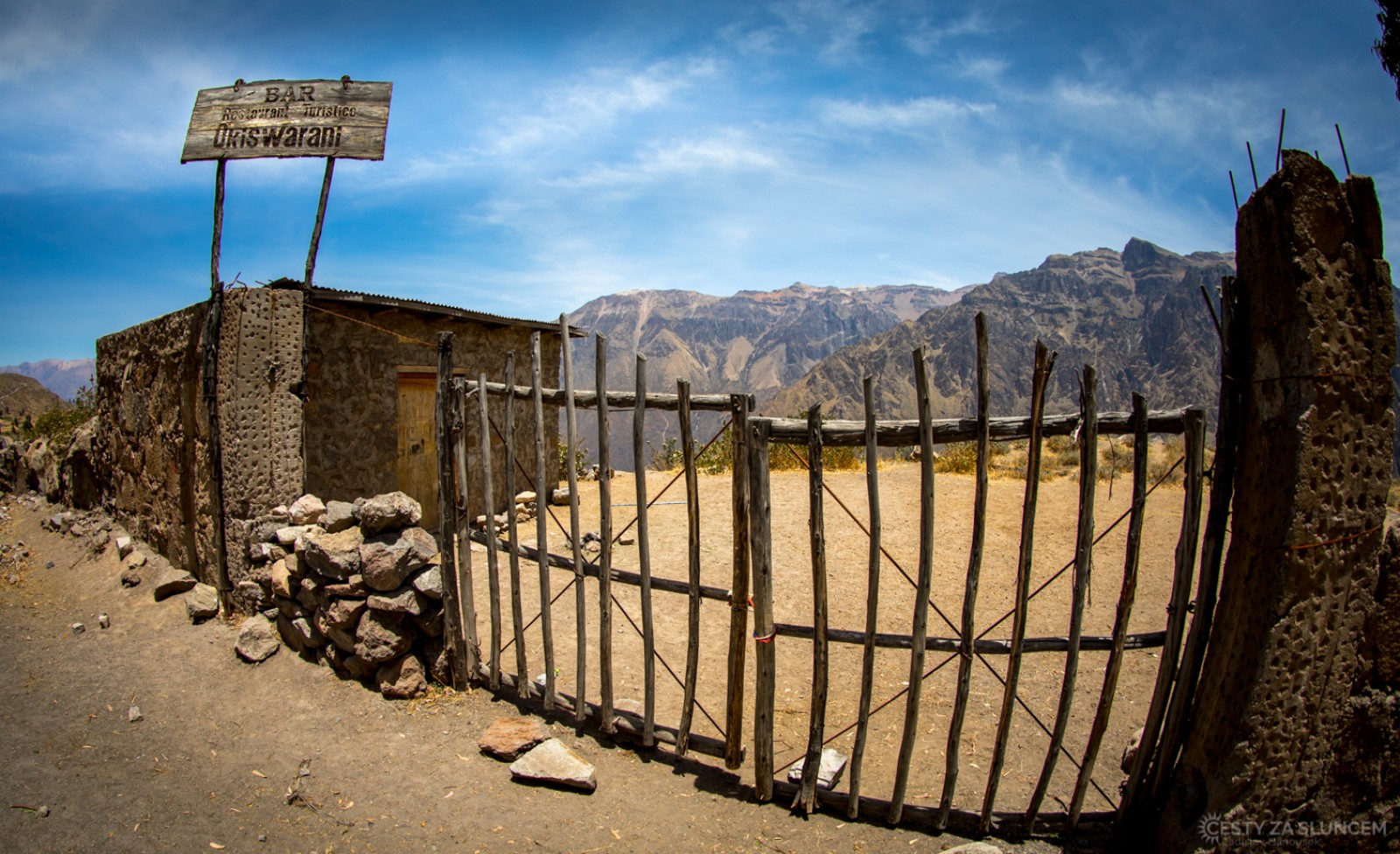 Bar v peruánském stylu - Cañon del Colca, poblíž vyhlídky Mirador Cruz del Condor. Byl však bohužel zavřený. - Ladislav Hanousek, Peru