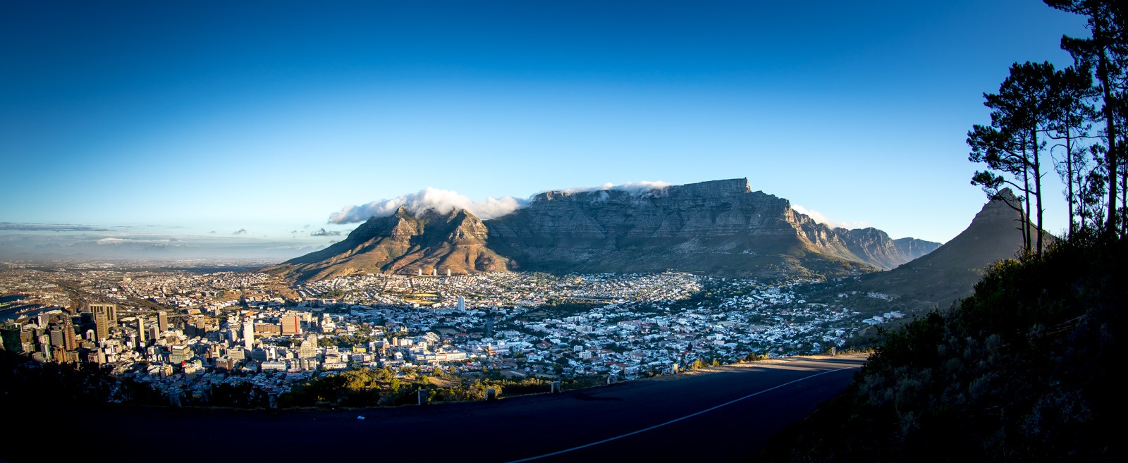 Ještě jednou Kapské Město - tentokrát z druhého konce, ze Signal Hill - i se Stolovou horou..🙂 - Ladislav Hanousek, Jihoafrická republika 2018