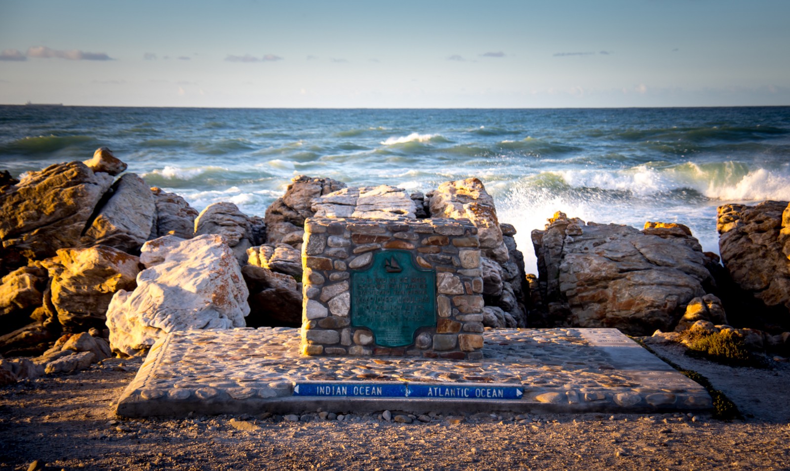 Mys Agulhas je rozhraním mezi Indickým a Atlantickým oceánem - Ladislav Hanousek, Jihoafrická republika 2018