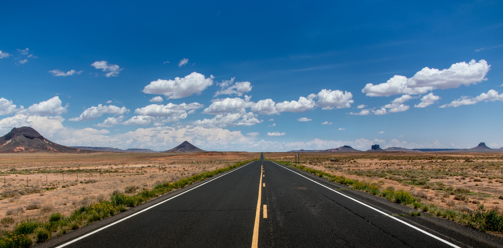 Typická krajina amerického Jihozápadu - takto vypadají často cesty mezi národními parky. - Ladislav Hanousek, Grand Canyon NP - South Rim