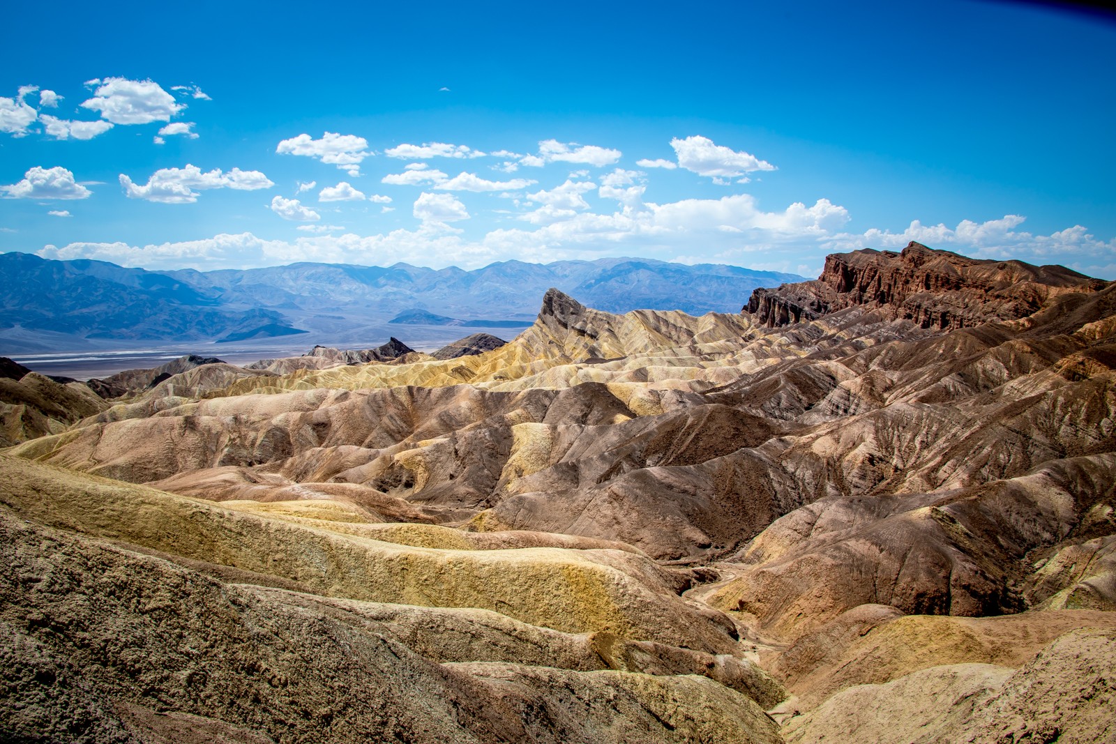 Vyhlídka Zabriski Point - pohled k severu. - Ladislav Hanousek, Death Valley NP