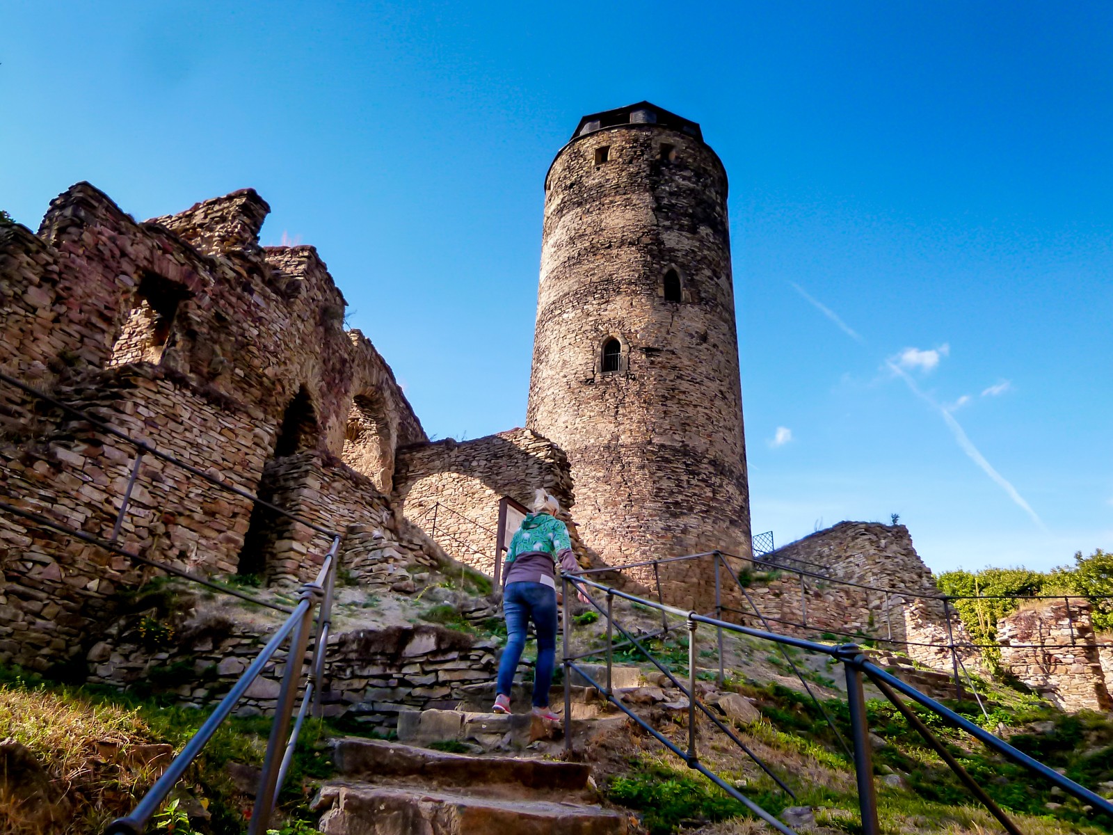 Hasištejn - Ladislav Hanousek, Hrady a zámky v Čechách