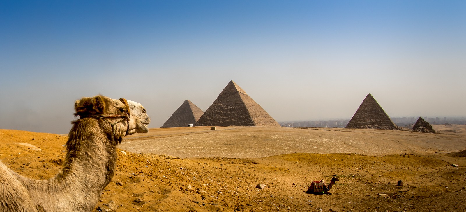 Gíza Plateau na předměstí Káhiry: Nejvyšší a nejznámější pyramidy v Egyptě - Cheopsova, Chefrénova a Mikerinova - Ladislav Hanousek, Egypt