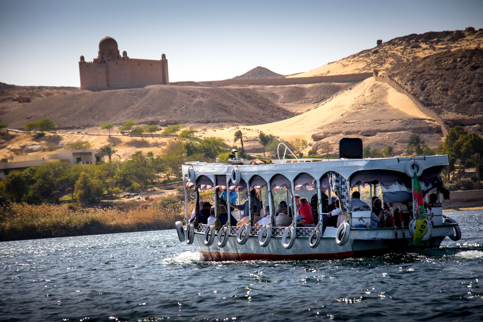 Výlet do typické núbijské vesnice u Asuánu. Núbijci žili na území dnešního Súdánu, ale v i okolí Asuánu. Dodnes jsou Egypťany trochu přehlíženi jaké méně kulturní národ. - Ladislav Hanousek, Egypt