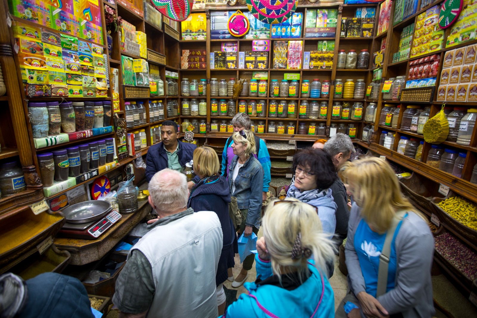 Asuán - prodejna čaje a koření - Ladislav Hanousek, Egypt