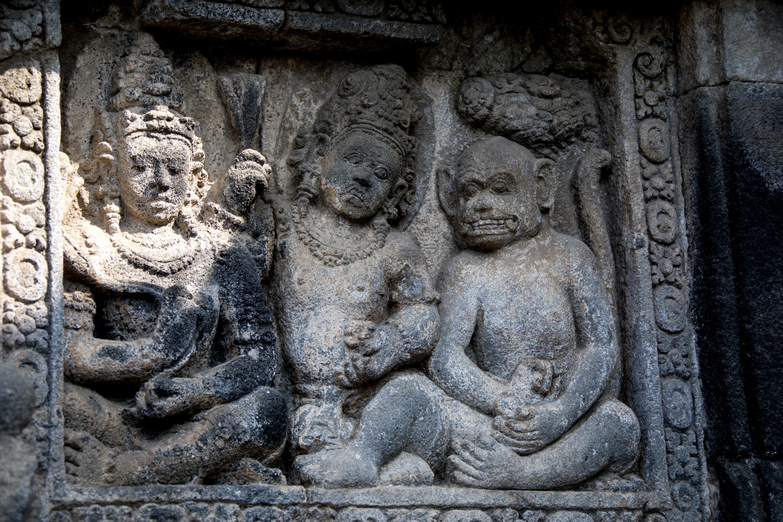 Prambanan - reliéfní zobrazení hinduistické mytologie a eposu Ramajána - Ladislav Hanousek, Indonésie