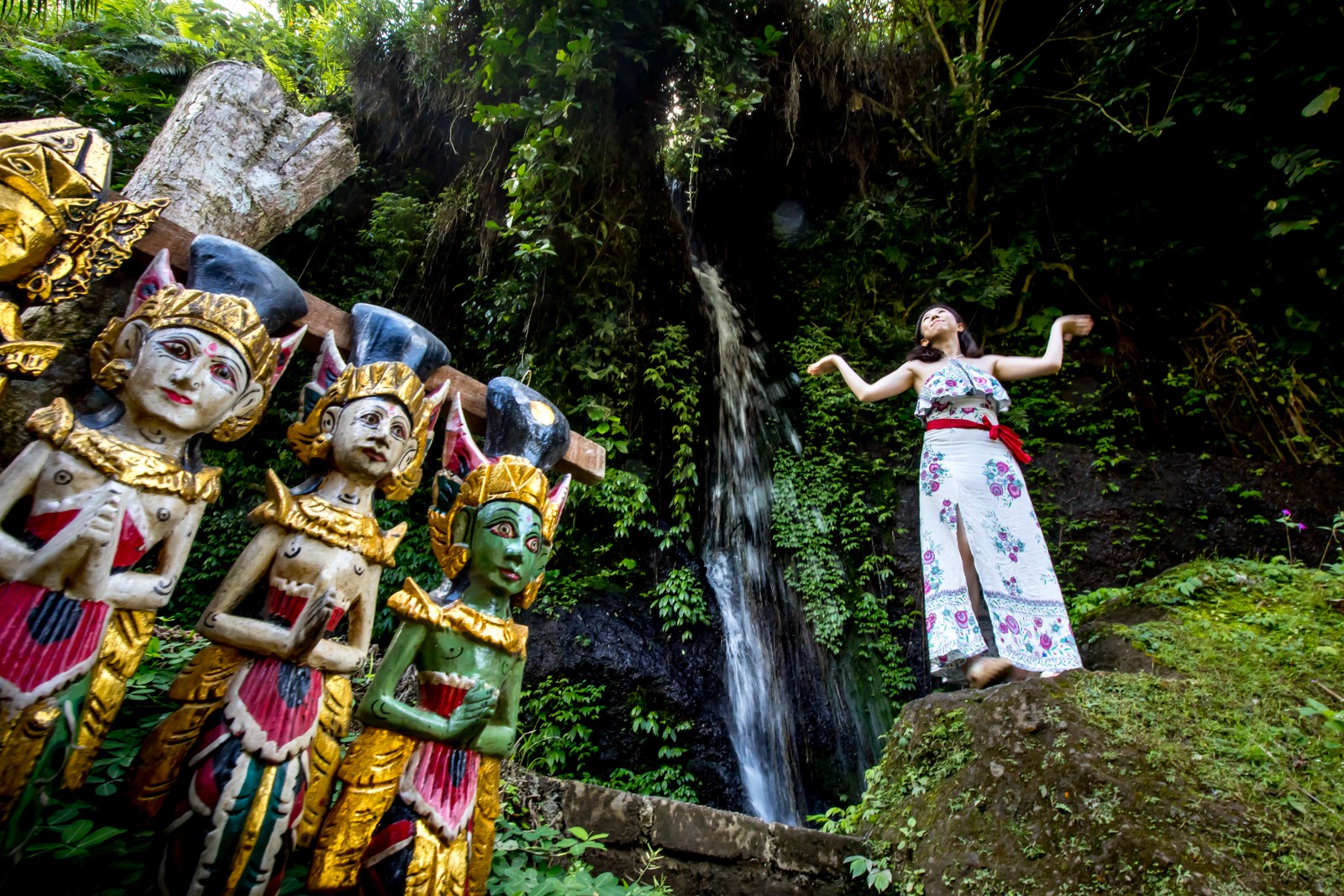 Bali - pohřební komplex Gunung Kawi - Ladislav Hanousek, Indonésie