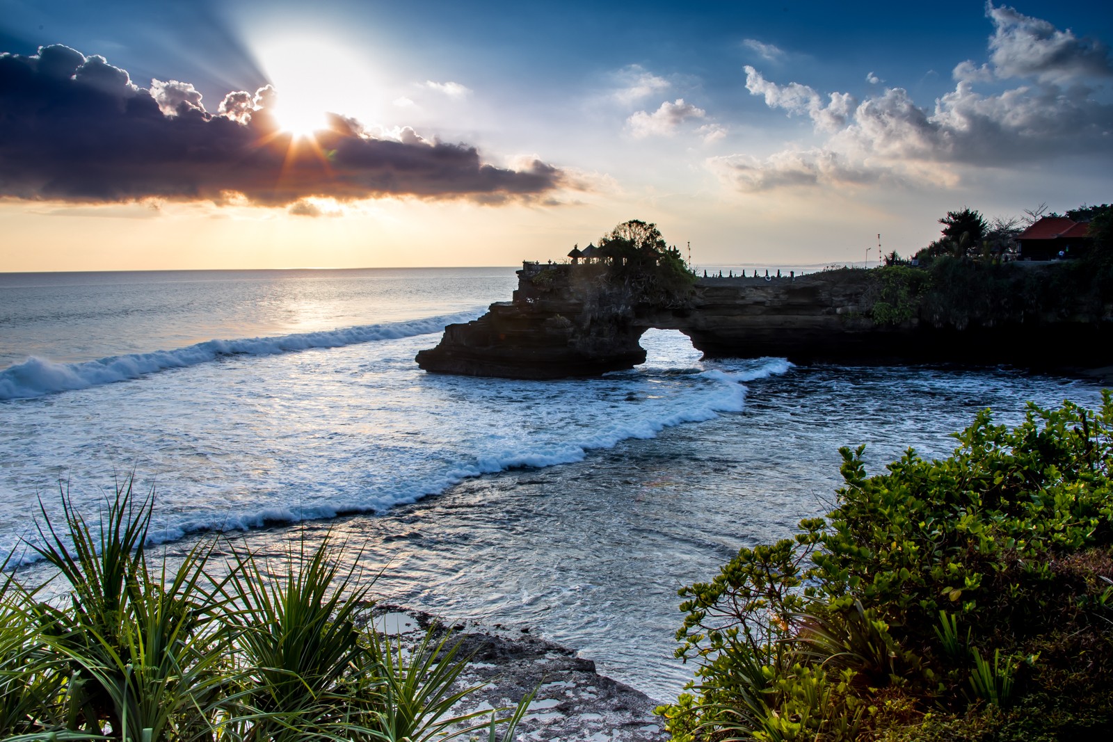Bali - hinduistický chrám Pura Tanah Lot - Ladislav Hanousek, Indonésie