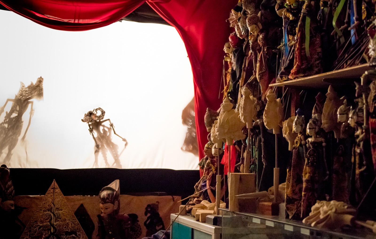 Yogyakarta - stínové divadlo Wayang Kulit - Ladislav Hanousek, Indonésie